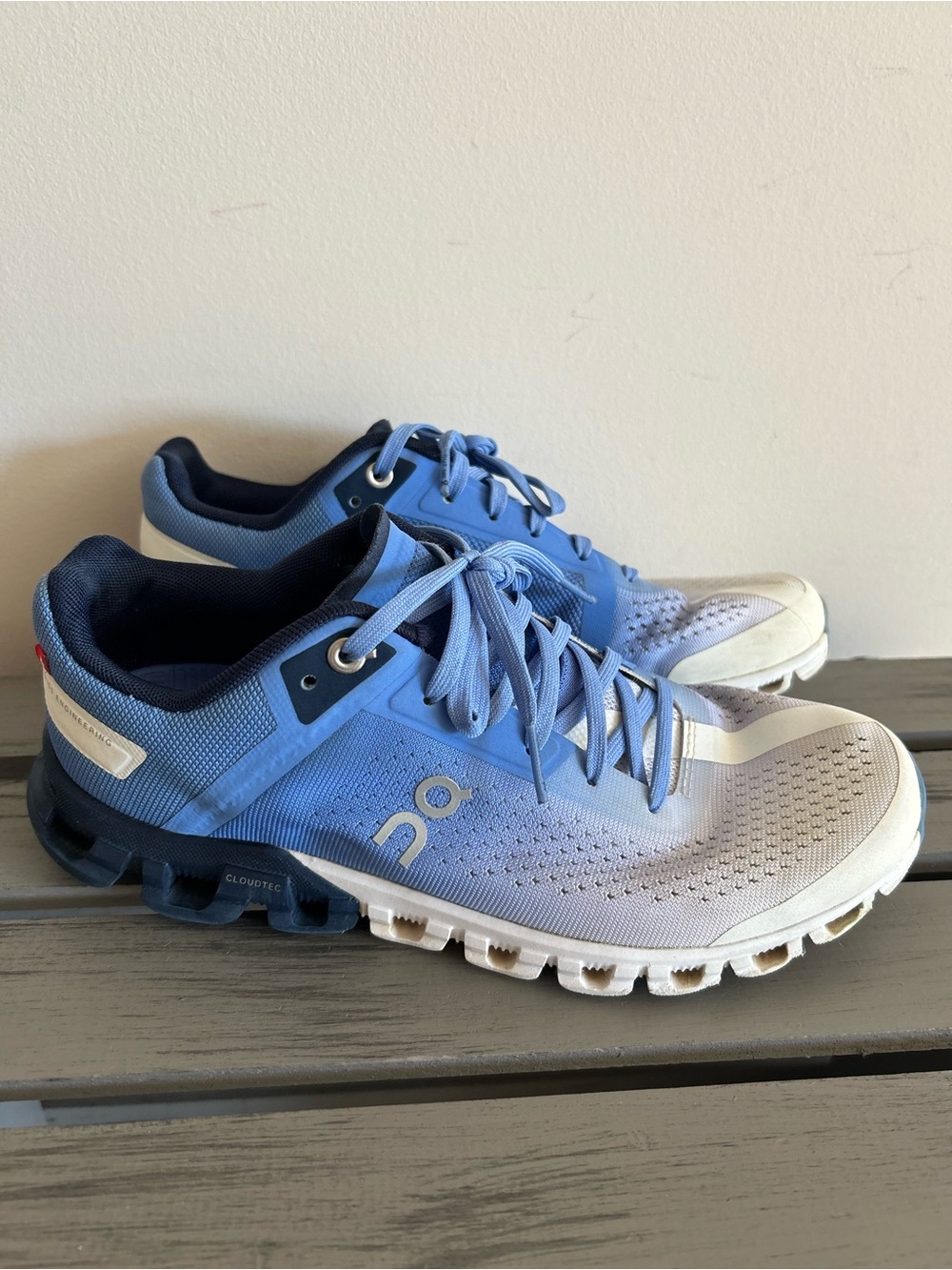 On Cloudflow Women’s Running Shoes Size 7